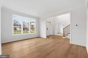 20285 Redrose Dr, Sterling, VA 20165 - Photo 10