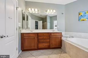 42852 Ridgeway Dr, Broadlands, VA 20148 - Photo 26