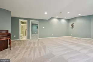 42852 Ridgeway Dr, Broadlands, VA 20148 - Photo 32