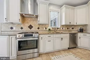 42852 Ridgeway Dr, Broadlands, VA 20148 - Photo 10