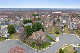 20547 Birchfield Pl, Sterling, VA 20165 - Photo 2