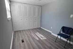 307 Brethour Ct, Sterling, VA 20164 - Photo 2