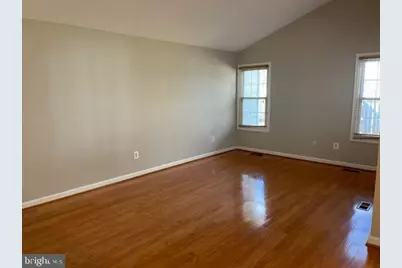 234 E Juniper Avenue, Sterling, VA 20164 - Photo 4