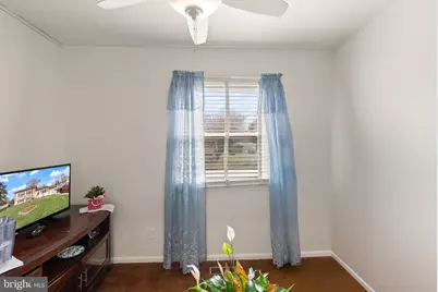 107 N Aspen Avenue, Sterling, VA 20164 - Photo 12