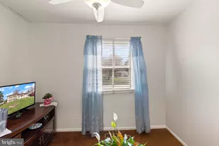 107 N Aspen Ave, Sterling, VA 20164 - Photo 12