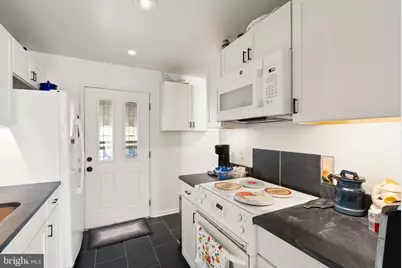 107 N Aspen Avenue, Sterling, VA 20164 - Photo 4