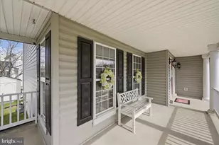 18714 Drummond Pl, Leesburg, VA 20176 - Photo 10