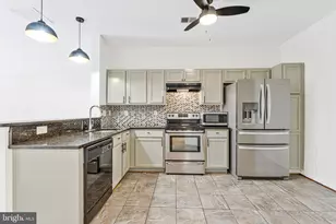 43662 McDowell Sq, Leesburg, VA 20176 - Photo 12