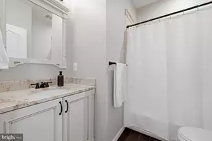 22631 Hawkbill Square, Brambleton, VA 20148 - Photo 24