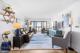 19385 Cypress Ridge Terrace, Leesburg, VA 20176 - Photo 16