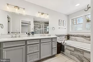 20364 White Oak Dr, Sterling, VA 20165 - Photo 16