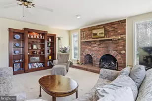 7 Wickham Ct, Sterling, VA 20165 - Photo 16