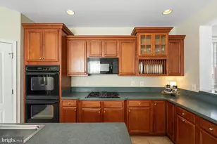 21824 Wingfoot Ct, Broadlands, VA 20148 - Photo 12