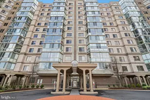 19375 Cypress Ridge Terrace, Leesburg, VA 20176 - Photo 44