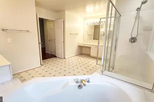 20969 Kittanning Ln, Ashburn, VA 20147 - Photo 16