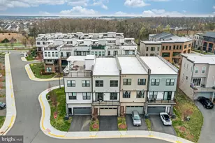 23117 Cottonwillow Sq, Brambleton, VA 20148 - Photo 40