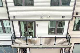 23117 Cottonwillow Sq, Brambleton, VA 20148 - Photo 8