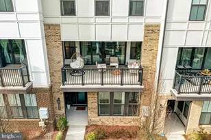 23117 Cottonwillow Sq, Brambleton, VA 20148 - Photo 44