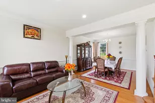 43679 Lucketts Bridge Cir, Ashburn, VA 20148 - Photo 8