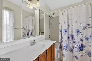 20040 Bobwhite Ln, Sterling, VA 20165 - Photo 32