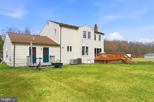 20040 Bobwhite Ln, Sterling, VA 20165 - Photo 4