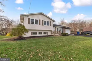 905 Tuscarora Dr SW, Leesburg, VA 20175 - Photo 2