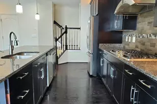 42318 Benfold Square, Brambleton, VA 20148 - Photo 4