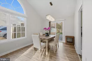 105 Baker Ln, Sterling, VA 20164 - Photo 10