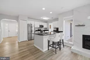 105 Baker Ln, Sterling, VA 20164 - Photo 6