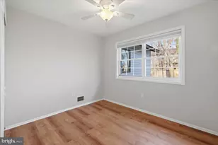 105 Baker Ln, Sterling, VA 20164 - Photo 20