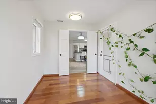 105 Baker Ln, Sterling, VA 20164 - Photo 12