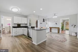 105 Baker Ln, Sterling, VA 20164 - Photo 6