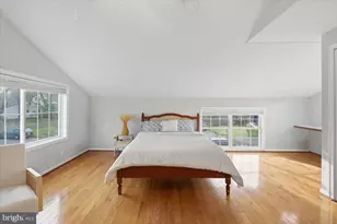 105 Baker Ln, Sterling, VA 20164 - Photo 14