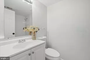105 Baker Ln, Sterling, VA 20164 - Photo 26