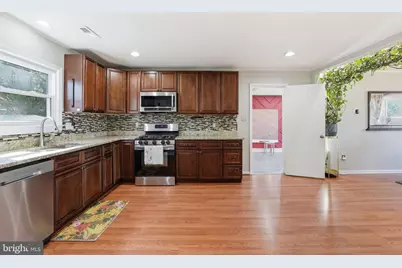 100 S Lincoln Avenue, Sterling, VA 20164 - Photo 10