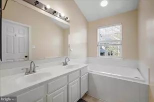 22019 Box Car Square, Sterling, VA 20166 - Photo 16