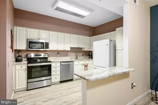 19355 Cypress Ridge Terrace, Leesburg, VA 20176 - Photo 12