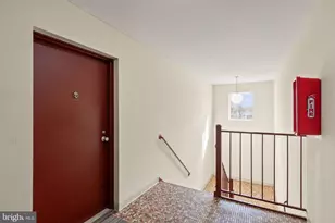 125 Clubhouse Dr SW, Leesburg, VA 20175 - Photo 4