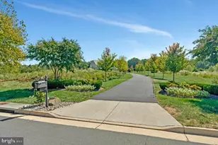 41865 Scotchbridge Pl, Ashburn, VA 20148 - Photo 2