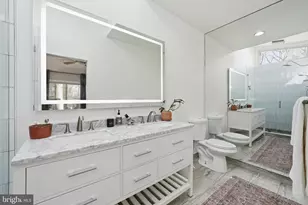 122 Lake Dr, Sterling, VA 20164 - Photo 32