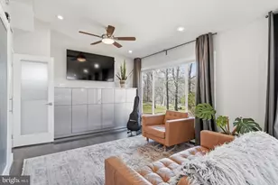 122 Lake Dr, Sterling, VA 20164 - Photo 28