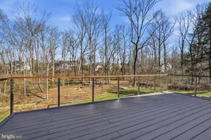 122 Lake Dr, Sterling, VA 20164 - Photo 12