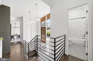 122 Lake Dr, Sterling, VA 20164 - Photo 22