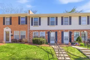 102 N Duke Dr, Sterling, VA 20164 - Photo 2