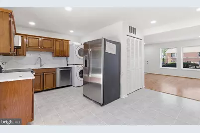 102 N Duke Drive, Sterling, VA 20164 - Photo 10