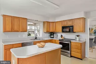 18685 Potomac Station Dr, Leesburg, VA 20176 - Photo 12