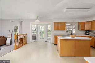 18685 Potomac Station Dr, Leesburg, VA 20176 - Photo 14