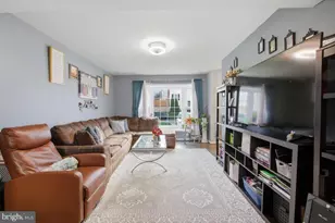 1042 Tottenham Ct, Sterling, VA 20164 - Photo 12