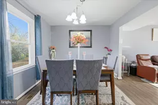 1042 Tottenham Ct, Sterling, VA 20164 - Photo 10