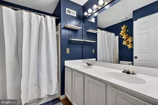 18700 Potomac Station Dr, Leesburg, VA 20176 - Photo 20